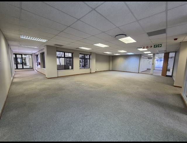 514M² OFFICE TO LET IN SANDTON CENTRAL
